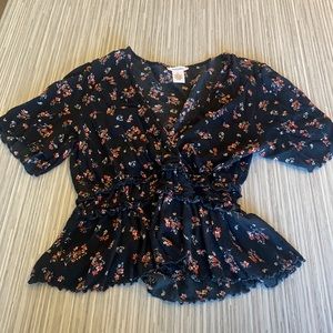 Bundle of 5 women’s shirts